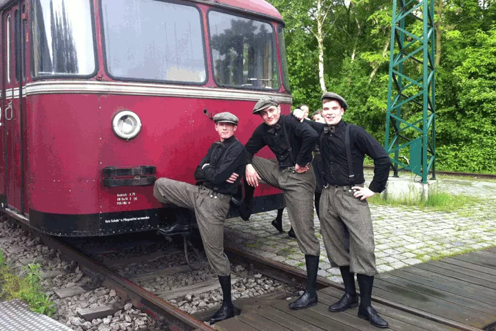 Bekleidungskollektion der 20er Jahre für Männer Bekleidungskollektion der 20er Jahre für Männer